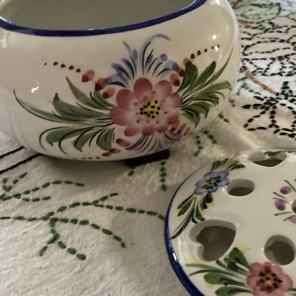 Charming Flower Frog dish - Picture 5 of 5